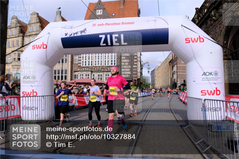 13.09.2026 - 21. swb-Marathon Bremen Tim E. http://msf.ph/oto/10327884 13.09.2026 11:02:18 Ziel 10257, 10409, 10444, 10473, 10500, 10617, 10803, 10817, 10924, 11115, 11268, 11369, 11436, 11811, 11859, 12016, 12095, 12145, 12360, 12412, 12437, 12466, 12506 meine-sportfotos.de