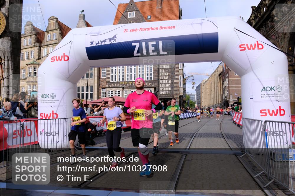 13.09.2026 - 21. swb-Marathon Bremen Tim E. http://msf.ph/oto/10327908 13.09.2026 11:02:18 Ziel 10257, 10409, 10444, 10473, 10500, 10617, 10803, 10817, 10924, 11115, 11268, 11369, 11436, 11811, 11859, 12016, 12095, 12145, 12360, 12412, 12437, 12466, 12506 meine-sportfotos.de