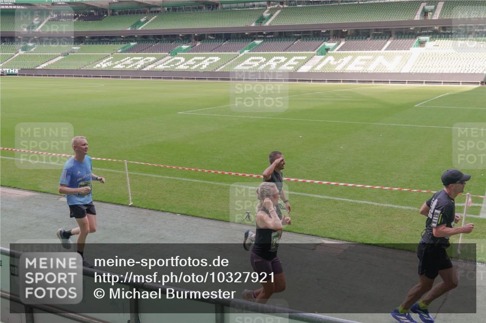 13.09.2026 - 21. swb-Marathon Bremen Michael Burmester http://msf.ph/oto/10327921 13.09.2026 12:57:57 Laufen im Stadion 141, 148, 334, 431, 511, 672, 769, 776, 789, 790, 857, 909, 1010, 1119, 1130, 1191, 1199, 1254, 1281, 1535, 1601, 1642, 1647, 1752, 1809, 1881, 1900, 1931, 1933, 2046, 2051, 2075, 2324, 2343, 2371, 2397, 2402, 2423, 2425, 2473, 2493, 2634, 2640, 2671, 2761, 2771, 2807, 2903, 2904, 3051, 3078, 3120, 3138, 3148, 3182, 3186, 3319, 3338, 3435, 3450, 3458, 3514, 3534, 3560, 3634, 3655, 3685, 3690, 3695, 3760, 3813, 3866, 3933, 3939, 4101, 4120, 4174, 4316, 205 meine-sportfotos.de