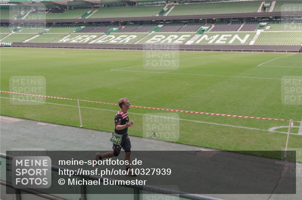 13.09.2026 - 21. swb-Marathon Bremen Michael Burmester http://msf.ph/oto/10327939 13.09.2026 12:57:59 Laufen im Stadion 141, 148, 334, 431, 511, 672, 769, 776, 789, 790, 857, 909, 1010, 1119, 1130, 1191, 1199, 1254, 1281, 1535, 1601, 1642, 1647, 1752, 1809, 1881, 1900, 1931, 1933, 2046, 2051, 2075, 2324, 2343, 2367, 2371, 2397, 2402, 2423, 2425, 2493, 2634, 2640, 2671, 2761, 2771, 2807, 2903, 2904, 3051, 3078, 3120, 3138, 3148, 3182, 3186, 3319, 3338, 3435, 3450, 3458, 3514, 3534, 3560, 3634, 3655, 3685, 3690, 3695, 3760, 3813, 3866, 3933, 3939, 4101, 4120, 4174, 4316, 205 meine-sportfotos.de
