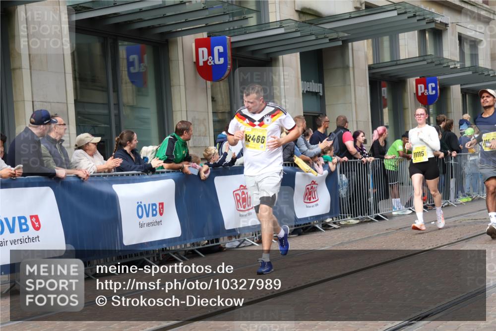 13.09.2026 - 21. swb-Marathon Bremen Strokosch-Dieckow http://msf.ph/oto/10327989 13.09.2026 11:01:44 Ziel 10257, 10409, 10439, 10444, 10473, 10500, 10617, 10636, 10803, 10817, 10924, 11115, 11249, 11268, 11369, 11412, 11413, 11436, 11576, 11811, 11859, 12016, 12042, 12094, 12095, 12134, 12135, 12145, 12360, 12379, 12412, 12437, 12466, 12506, 10181, 10251, 10332, 10497, 10560, 10647, 10648, 11075, 11150, 11305, 11324, 11412, 11413, 11459, 11467, 11479, 11486, 11550, 11551, 11666, 11668, 11747, 11788, 11798, 11969, 11970, 11985, 11986, 12047, 12062, 12379 meine-sportfotos.de