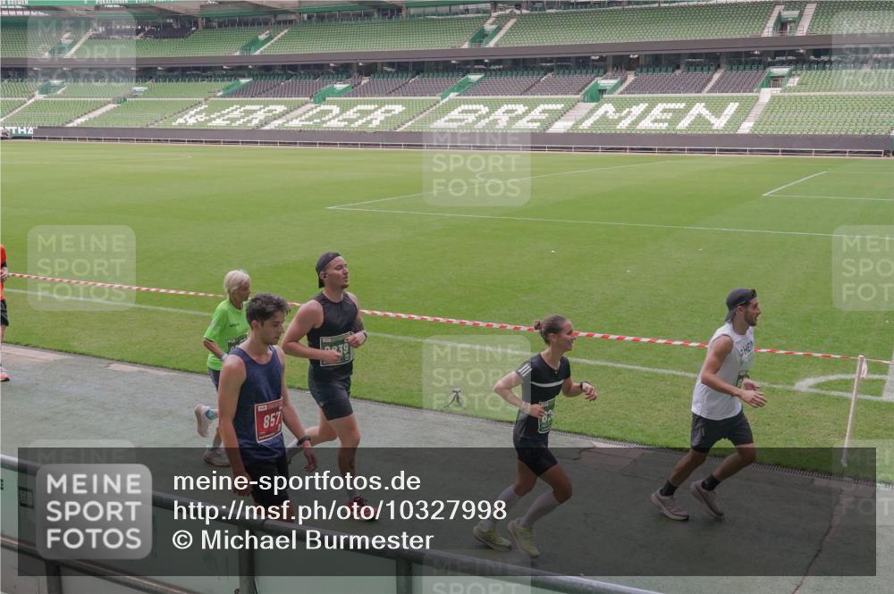 13.09.2026 - 21. swb-Marathon Bremen Michael Burmester http://msf.ph/oto/10327998 13.09.2026 12:58:05 Laufen im Stadion 141, 148, 334, 511, 672, 769, 776, 789, 790, 857, 909, 1010, 1119, 1191, 1199, 1254, 1281, 1535, 1601, 1642, 1647, 1752, 1809, 1881, 1900, 1931, 1933, 2046, 2051, 2075, 2324, 2343, 2367, 2371, 2397, 2402, 2423, 2425, 2493, 2577, 2634, 2640, 2671, 2761, 2771, 2807, 2903, 2904, 3021, 3051, 3078, 3120, 3138, 3148, 3182, 3186, 3319, 3338, 3435, 3450, 3458, 3514, 3534, 3560, 3634, 3655, 3685, 3690, 3695, 3760, 3813, 3866, 3933, 3939, 4101, 4120, 4174, 4316, 205 meine-sportfotos.de