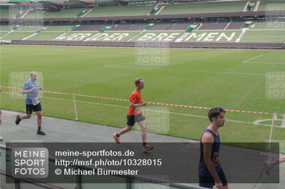 13.09.2026 - 21. swb-Marathon Bremen Michael Burmester http://msf.ph/oto/10328015 13.09.2026 12:58:07 Laufen im Stadion 141, 148, 334, 511, 672, 769, 776, 789, 790, 857, 909, 1010, 1119, 1191, 1199, 1254, 1281, 1535, 1601, 1642, 1647, 1752, 1809, 1881, 1900, 1931, 1933, 2046, 2051, 2075, 2324, 2343, 2367, 2371, 2397, 2402, 2423, 2425, 2493, 2577, 2634, 2640, 2671, 2761, 2771, 2807, 2903, 2904, 3021, 3051, 3078, 3120, 3138, 3148, 3182, 3186, 3319, 3338, 3435, 3450, 3458, 3514, 3534, 3560, 3634, 3655, 3685, 3690, 3695, 3760, 3813, 3866, 3933, 3939, 4101, 4120, 4174, 4316, 205 meine-sportfotos.de