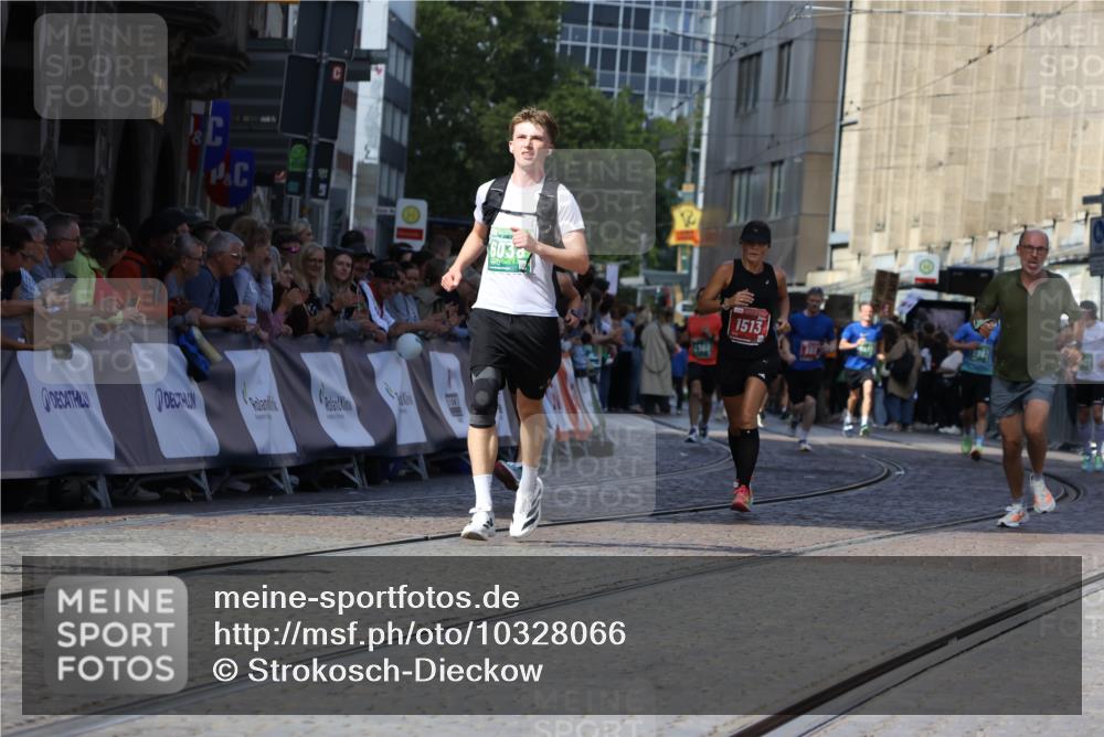 13.09.2026 - 21. swb-Marathon Bremen Strokosch-Dieckow http://msf.ph/oto/10328066 13.09.2026 13:13:12 Ziel 1513, 2350, 2442, 2559, 2801, 2858, 3988, 4605, 5379, 5965, 6349, 8029, 8798, 9217, 13106, 13140, 280, 2130, 2360, 2962, 3566, 6038, 6394, 6407, 8197, 8464, 8568, 8963 meine-sportfotos.de