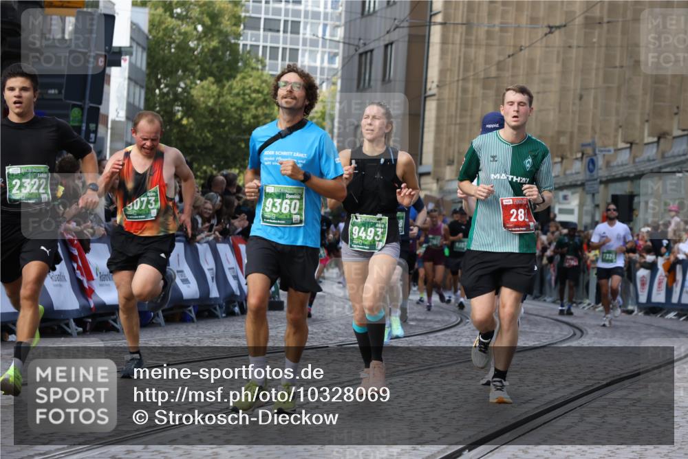 13.09.2026 - 21. swb-Marathon Bremen Strokosch-Dieckow http://msf.ph/oto/10328069 13.09.2026 13:25:03 Ziel 282, 789, 790, 1516, 1582, 2280, 3015, 3375, 3524, 4198, 4262, 4277, 5328, 5664, 6626, 6807, 8636, 8853, 8881, 9541, 10069, 10071, 10097, 10103, 1080, 1119, 1166, 1436, 1448, 2322, 3105, 3187, 4091, 4459, 4918, 6113, 7306, 7326, 8245, 9036, 9073, 9360, 9493, 9563, 13088 meine-sportfotos.de