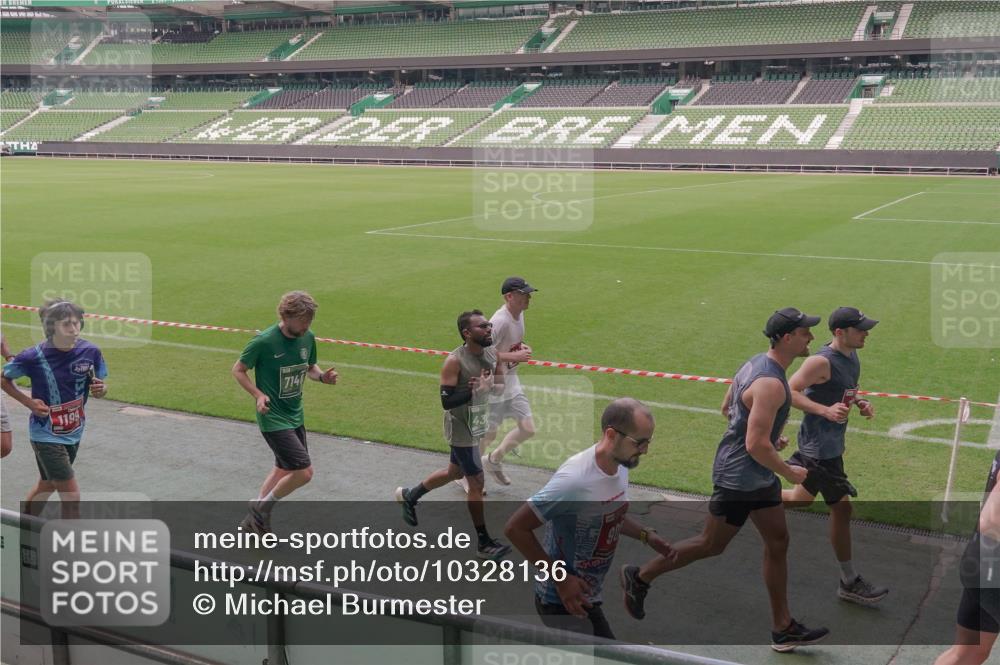 13.09.2026 - 21. swb-Marathon Bremen Michael Burmester http://msf.ph/oto/10328136 13.09.2026 12:58:15 Laufen im Stadion 141, 148, 226, 334, 511, 672, 769, 776, 789, 790, 857, 909, 972, 1010, 1119, 1191, 1199, 1254, 1281, 1535, 1642, 1647, 1752, 1809, 1881, 1900, 1931, 1933, 2046, 2051, 2075, 2324, 2343, 2367, 2371, 2397, 2402, 2423, 2425, 2493, 2577, 2640, 2771, 2807, 2885, 2903, 2904, 3021, 3051, 3078, 3098, 3120, 3138, 3148, 3182, 3186, 3233, 3319, 3338, 3435, 3450, 3458, 3514, 3534, 3560, 3634, 3655, 3685, 3690, 3695, 3760, 3866, 3933, 3934, 3939, 4101, 4120, 4174, 4316, 205 meine-sportfotos.de