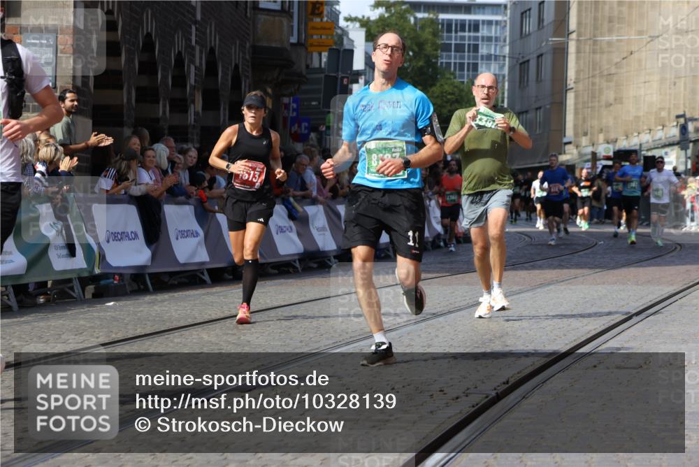 13.09.2026 - 21. swb-Marathon Bremen Strokosch-Dieckow http://msf.ph/oto/10328139 13.09.2026 13:13:16 Ziel 313, 868, 1513, 2350, 2442, 2559, 2801, 2858, 4605, 5379, 5965, 6349, 8029, 8291, 8419, 8798, 9217, 13140, 779, 2130, 2360, 2882, 6038, 6394, 6407, 8477, 8568, 8963 meine-sportfotos.de