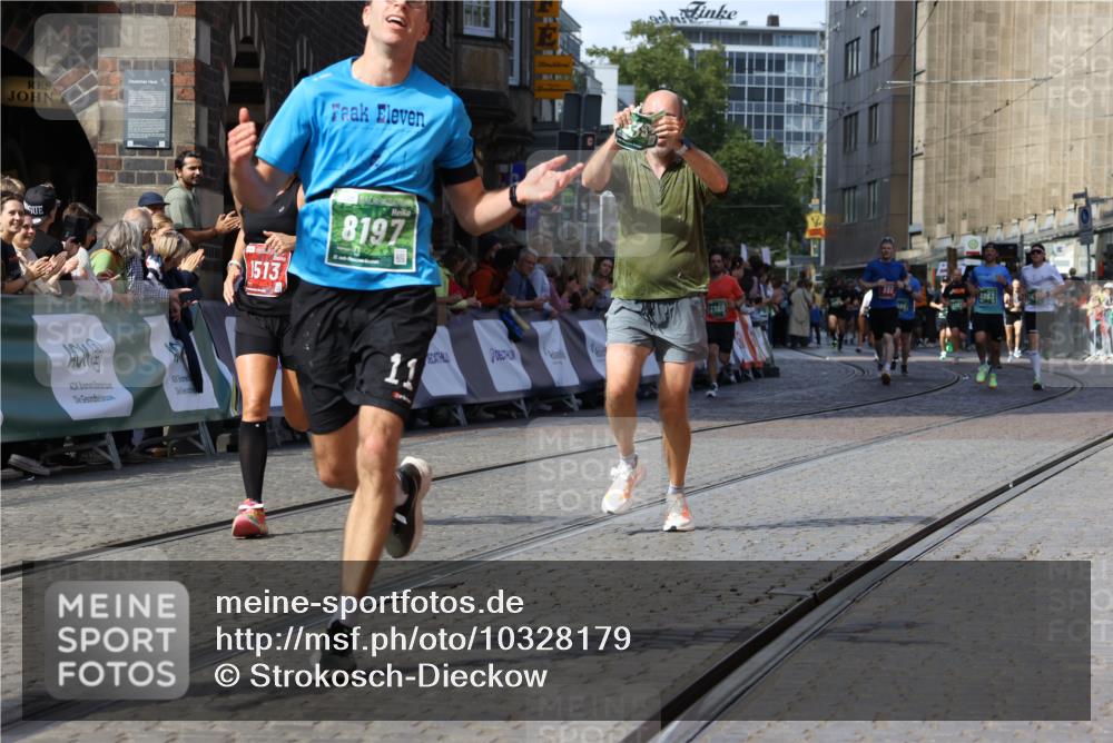 13.09.2026 - 21. swb-Marathon Bremen Strokosch-Dieckow http://msf.ph/oto/10328179 13.09.2026 13:13:17 Ziel 313, 868, 1513, 2350, 2442, 2498, 2559, 2801, 2858, 4605, 5379, 5965, 6349, 8291, 8419, 8798, 9217, 13140, 779, 2130, 2360, 2882, 6394, 6407, 8477, 8568, 8963 meine-sportfotos.de