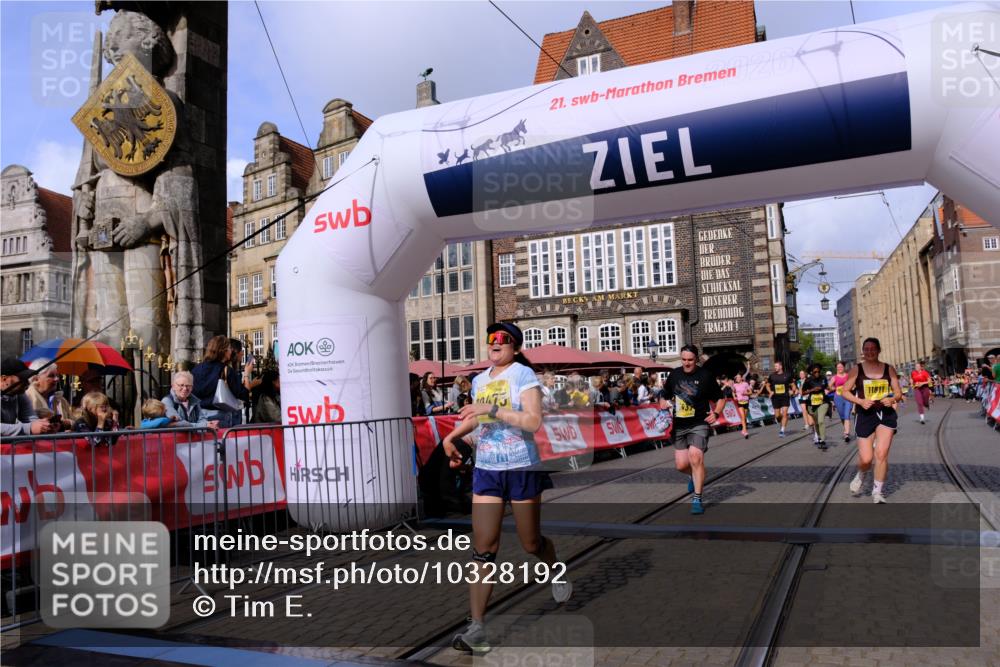 13.09.2026 - 21. swb-Marathon Bremen Tim E. http://msf.ph/oto/10328192 13.09.2026 11:02:25 Ziel 10173, 10257, 10331, 10439, 10473, 10500, 10617, 10636, 10803, 10924, 11249, 11436, 11576, 11811, 12016, 12042, 12094, 12134, 12135, 12145, 12360, 12437, 12506 meine-sportfotos.de