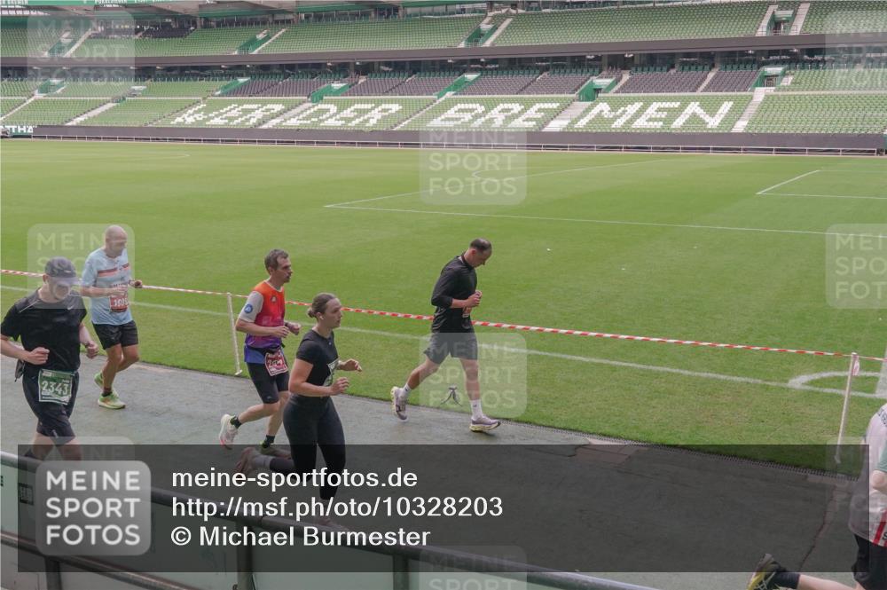 13.09.2026 - 21. swb-Marathon Bremen Michael Burmester http://msf.ph/oto/10328203 13.09.2026 12:58:20 Laufen im Stadion 141, 148, 191, 226, 334, 511, 672, 776, 789, 790, 857, 909, 972, 1010, 1119, 1191, 1199, 1254, 1281, 1535, 1642, 1647, 1752, 1809, 1881, 1900, 1931, 1933, 2046, 2051, 2075, 2210, 2324, 2343, 2367, 2371, 2397, 2402, 2423, 2425, 2493, 2577, 2640, 2771, 2807, 2827, 2885, 2903, 2904, 2979, 3021, 3051, 3078, 3098, 3120, 3138, 3148, 3182, 3186, 3233, 3319, 3338, 3435, 3450, 3514, 3534, 3560, 3634, 3655, 3685, 3690, 3695, 3760, 3866, 3933, 3934, 3939, 4101, 4120, 4174, 4316, 205 meine-sportfotos.de