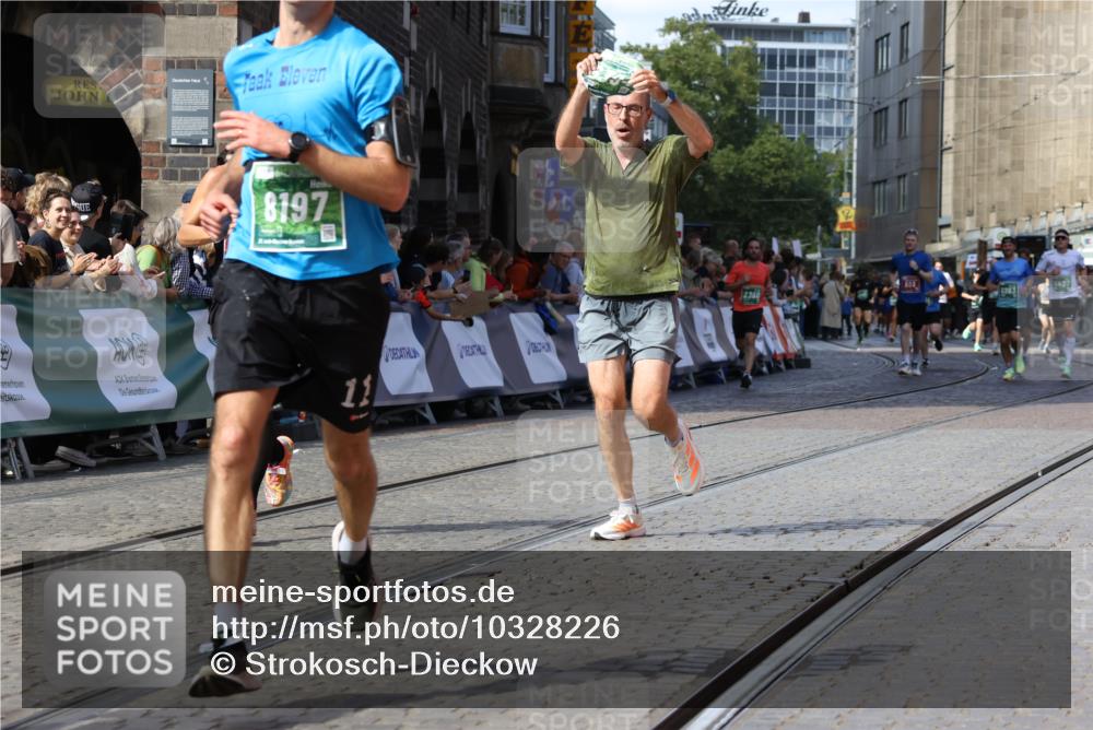 13.09.2026 - 21. swb-Marathon Bremen Strokosch-Dieckow http://msf.ph/oto/10328226 13.09.2026 13:13:17 Ziel 313, 868, 1513, 2350, 2442, 2498, 2559, 2801, 2858, 4605, 5379, 5965, 6349, 8291, 8419, 8798, 9217, 13140, 779, 2130, 2360, 2882, 6394, 6407, 8477, 8568, 8963 meine-sportfotos.de