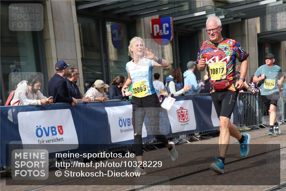 13.09.2026 - 21. swb-Marathon Bremen Strokosch-Dieckow http://msf.ph/oto/10328229 13.09.2026 11:01:51 Ziel 10153, 10173, 10257, 10331, 10439, 10473, 10500, 10617, 10636, 10803, 10817, 10915, 10924, 10943, 11249, 11268, 11436, 11576, 11811, 11853, 11886, 12016, 12042, 12094, 12095, 12134, 12135, 12145, 12360, 12437, 12506, 10181, 10251, 10332, 10409, 10444, 10497, 10817, 11075, 11115, 11150, 11268, 11305, 11324, 11369, 11412, 11413, 11479, 11486, 11550, 11551, 11668, 11747, 11859, 11985, 11986, 12095, 12379, 12412, 12466 meine-sportfotos.de