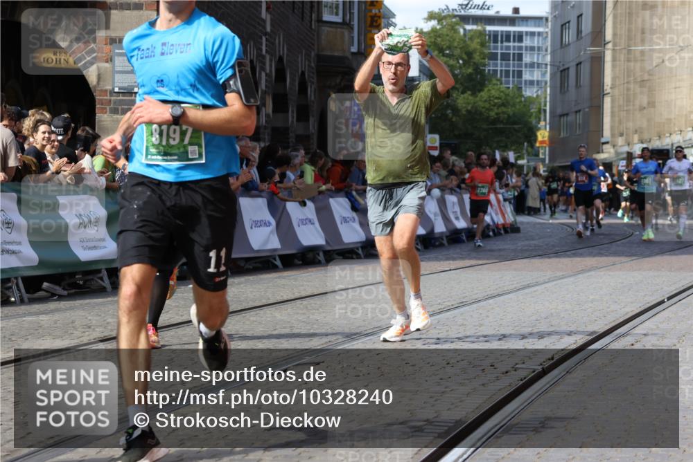 13.09.2026 - 21. swb-Marathon Bremen Strokosch-Dieckow http://msf.ph/oto/10328240 13.09.2026 13:13:17 Ziel 313, 868, 1513, 2350, 2442, 2498, 2559, 2801, 2858, 4605, 5379, 5965, 6349, 8291, 8419, 8798, 9217, 13140, 779, 2130, 2360, 2882, 6394, 6407, 8477, 8568, 8963 meine-sportfotos.de