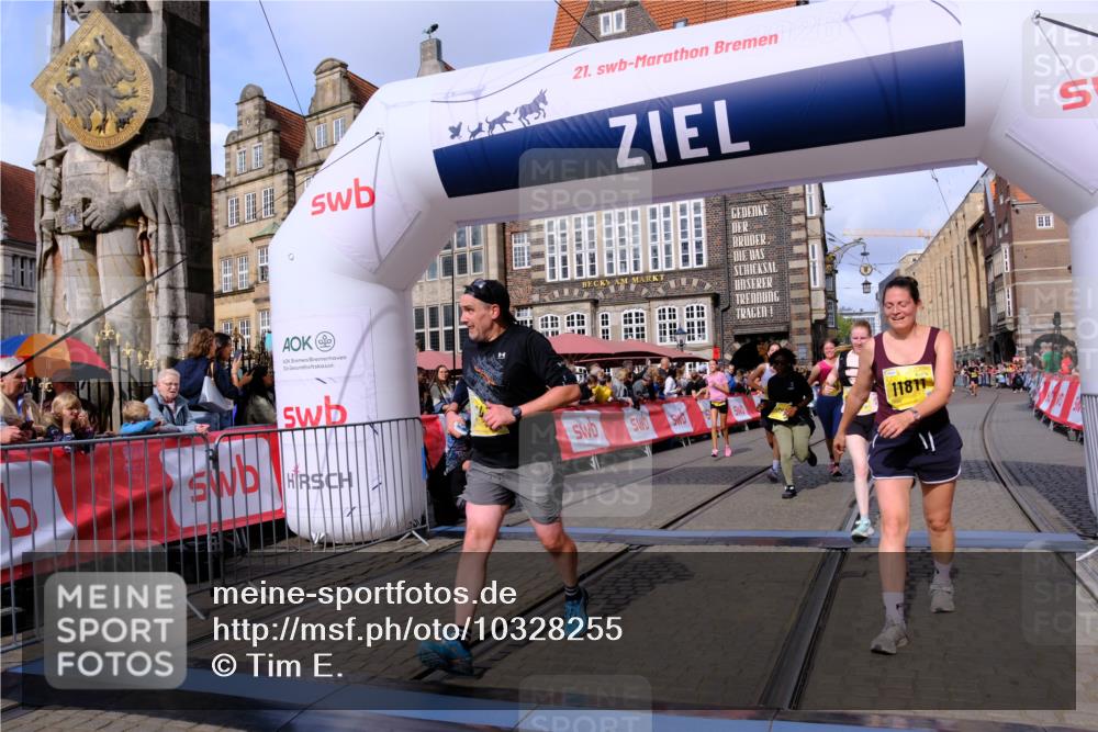 13.09.2026 - 21. swb-Marathon Bremen Tim E. http://msf.ph/oto/10328255 13.09.2026 11:02:27 Ziel 10173, 10257, 10331, 10439, 10473, 10500, 10617, 10636, 10803, 10915, 10924, 10943, 11249, 11436, 11576, 11811, 11886, 12016, 12042, 12094, 12134, 12135, 12145, 12360, 12437, 12506 meine-sportfotos.de