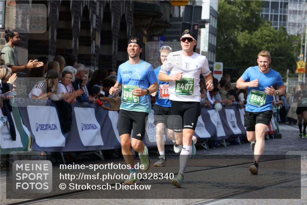 13.09.2026 - 21. swb-Marathon Bremen Strokosch-Dieckow http://msf.ph/oto/10328340 13.09.2026 13:13:24 Ziel 313, 621, 868, 987, 1207, 2442, 2498, 2559, 2801, 2858, 3625, 4582, 5345, 5379, 5769, 5965, 6349, 7874, 8291, 8419, 8464, 8798, 9092, 9217, 13140, 779, 2360, 2401, 2767, 2882, 6407, 7493, 8477, 8568, 8840, 8963, 9442 meine-sportfotos.de