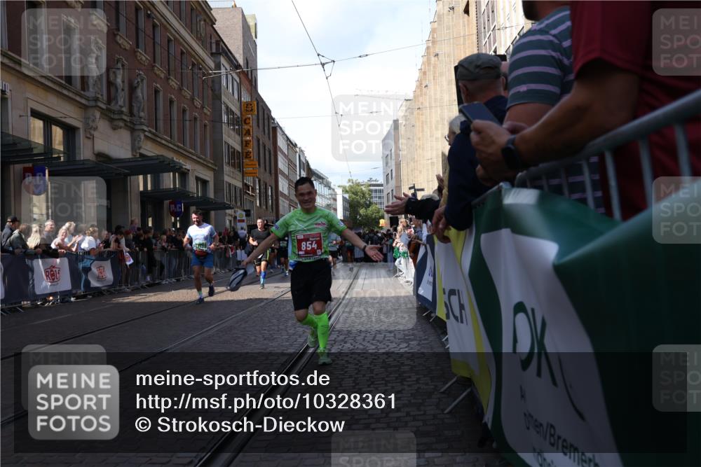 13.09.2026 - 21. swb-Marathon Bremen Strokosch-Dieckow http://msf.ph/oto/10328361 13.09.2026 13:21:09 Ziel 226, 1130, 2088, 2570, 2904, 2979, 3120, 3202, 3435, 3534, 3655, 3930, 4165, 4234, 4445, 4484, 4519, 5542, 6862, 7176, 8184, 8270, 8384, 8408, 8730, 8923, 9048, 9514, 9722, 9900, 13145, 854, 1056, 1191, 1881, 2425, 2640, 3356, 3450, 3933, 4126, 4316, 4362, 4465, 4612, 4734, 5161, 6357, 6401, 6680, 6970, 7902, 8237, 8323, 8408, 8622, 8791, 8971, 9267, 9268, 13120 meine-sportfotos.de