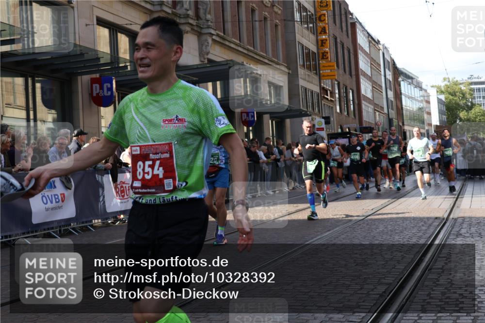 13.09.2026 - 21. swb-Marathon Bremen Strokosch-Dieckow http://msf.ph/oto/10328392 13.09.2026 13:21:10 Ziel 226, 1130, 2088, 2570, 2904, 2979, 3120, 3202, 3435, 3534, 3655, 3930, 4165, 4234, 4445, 4484, 4519, 5542, 6862, 7176, 8184, 8270, 8384, 8730, 8923, 9048, 9514, 9722, 9900, 13145, 226, 854, 1056, 1191, 1881, 2425, 2640, 2979, 3356, 3450, 3933, 4126, 4316, 4362, 4465, 4612, 4734, 5161, 6357, 6401, 6680, 6970, 7902, 8237, 8323, 8408, 8622, 8791, 8971, 9267, 9268, 13120 meine-sportfotos.de