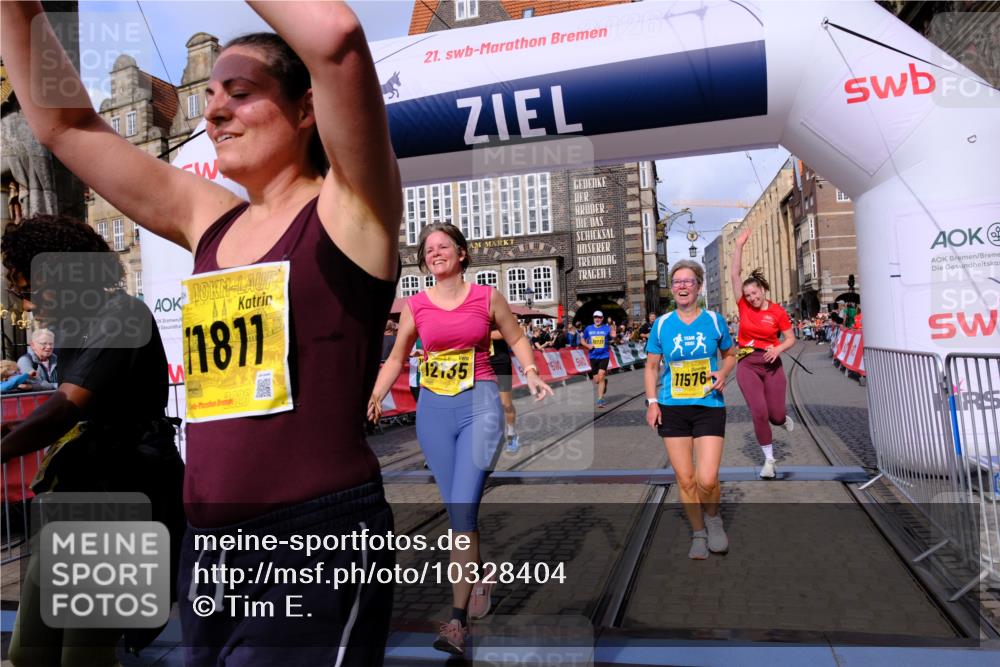 13.09.2026 - 21. swb-Marathon Bremen Tim E. http://msf.ph/oto/10328404 13.09.2026 11:02:30 Ziel 10153, 10154, 10173, 10274, 10331, 10338, 10439, 10473, 10500, 10617, 10636, 10738, 10803, 10885, 10915, 10924, 10943, 11249, 11505, 11576, 11811, 11853, 11886, 12016, 12042, 12094, 12134, 12135, 12145, 12360, 12437, 12506 meine-sportfotos.de