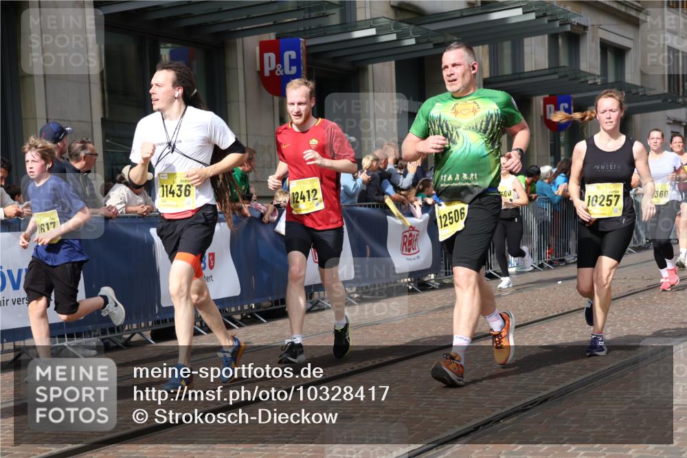 13.09.2026 - 21. swb-Marathon Bremen Strokosch-Dieckow http://msf.ph/oto/10328417 13.09.2026 11:01:54 Ziel 10153, 10154, 10173, 10257, 10273, 10274, 10278, 10331, 10338, 10439, 10473, 10500, 10617, 10636, 10738, 10803, 10885, 10915, 10924, 10943, 11249, 11436, 11505, 11576, 11811, 11853, 11886, 12016, 12042, 12094, 12134, 12135, 12145, 12360, 12437, 12506, 10251, 10257, 10332, 10409, 10444, 10497, 10817, 11075, 11115, 11150, 11268, 11305, 11369, 11412, 11413, 11436, 11479, 11486, 11668, 11747, 11859, 11985, 11986, 12095, 12379, 12412, 12466 meine-sportfotos.de