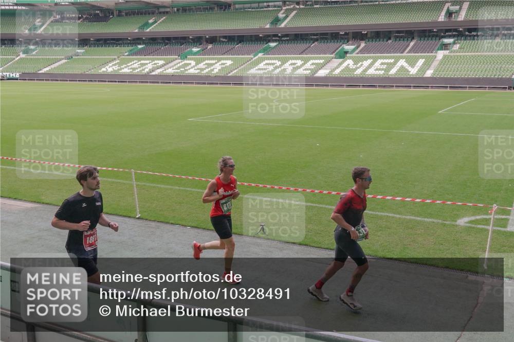 13.09.2026 - 21. swb-Marathon Bremen Michael Burmester http://msf.ph/oto/10328491 13.09.2026 12:58:42 Laufen im Stadion 141, 148, 191, 226, 232, 334, 511, 672, 745, 776, 789, 790, 909, 972, 1010, 1080, 1119, 1166, 1191, 1199, 1254, 1281, 1516, 1535, 1642, 1647, 1752, 1881, 1931, 1933, 2046, 2210, 2289, 2324, 2343, 2367, 2371, 2397, 2402, 2423, 2425, 2577, 2771, 2807, 2827, 2885, 2899, 2903, 2904, 2953, 2979, 3015, 3021, 3051, 3098, 3120, 3124, 3138, 3148, 3182, 3186, 3190, 3233, 3319, 3338, 3435, 3516, 3531, 3534, 3560, 3652, 3655, 3685, 3690, 3695, 3866, 3933, 3934, 3939, 4101, 4120, 4174, 205 meine-sportfotos.de