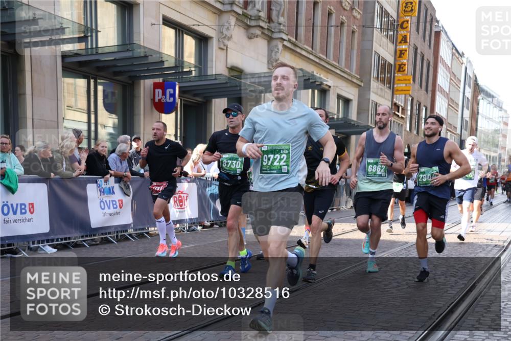 13.09.2026 - 21. swb-Marathon Bremen Strokosch-Dieckow http://msf.ph/oto/10328516 13.09.2026 13:21:14 Ziel 1130, 1254, 2088, 2397, 2570, 2904, 3120, 3202, 3290, 3435, 3534, 3655, 3695, 3930, 4165, 4234, 4445, 4484, 4519, 5542, 6862, 6865, 7176, 8184, 8270, 8384, 8730, 8923, 9048, 9059, 9514, 9722, 9900, 13145, 226, 854, 1056, 1191, 2425, 2979, 3450, 3534, 3933, 4126, 4316, 4362, 4465, 4734, 6357, 6401, 6970, 7902, 8237, 8323, 8408, 8622, 8791, 8971, 9267, 9268, 13120 meine-sportfotos.de