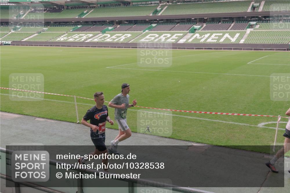 13.09.2026 - 21. swb-Marathon Bremen Michael Burmester http://msf.ph/oto/10328538 13.09.2026 12:58:47 Laufen im Stadion 141, 148, 191, 226, 232, 334, 511, 672, 745, 789, 790, 909, 972, 1010, 1080, 1119, 1166, 1191, 1199, 1281, 1516, 1535, 1642, 1647, 1752, 1881, 1931, 1933, 2046, 2210, 2289, 2324, 2343, 2367, 2371, 2397, 2423, 2425, 2577, 2771, 2806, 2807, 2827, 2885, 2899, 2903, 2953, 2961, 2979, 3015, 3021, 3051, 3098, 3120, 3124, 3138, 3148, 3182, 3186, 3190, 3233, 3319, 3338, 3435, 3516, 3531, 3534, 3560, 3652, 3655, 3685, 3690, 3695, 3866, 3933, 3934, 4101, 4120, 4174, 205 meine-sportfotos.de
