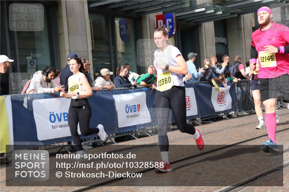 13.09.2026 - 21. swb-Marathon Bremen Strokosch-Dieckow http://msf.ph/oto/10328588 13.09.2026 11:01:57 Ziel 10153, 10154, 10173, 10273, 10274, 10278, 10331, 10338, 10439, 10473, 10500, 10617, 10636, 10738, 10803, 10885, 10915, 10924, 10943, 11249, 11505, 11576, 11811, 11853, 11886, 12016, 12042, 12094, 12134, 12135, 12145, 12360, 12437, 12506, 10257, 10332, 10409, 10444, 10497, 10617, 10817, 10924, 11075, 11115, 11150, 11268, 11305, 11369, 11412, 11413, 11436, 11479, 11486, 11668, 11747, 11859, 11985, 11986, 12095, 12145, 12360, 12379, 12412, 12466 meine-sportfotos.de