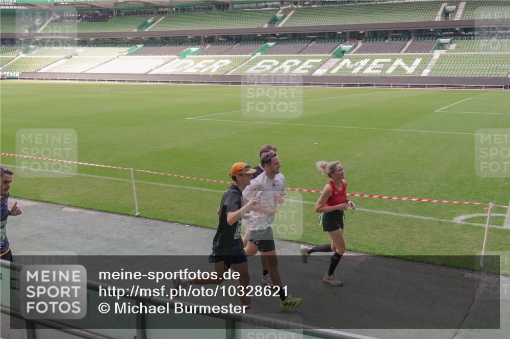 13.09.2026 - 21. swb-Marathon Bremen Michael Burmester http://msf.ph/oto/10328621 13.09.2026 12:58:55 Laufen im Stadion 141, 148, 191, 226, 232, 334, 511, 672, 745, 789, 790, 909, 972, 1080, 1119, 1166, 1191, 1199, 1281, 1516, 1535, 1642, 1647, 1752, 1881, 1931, 1933, 2046, 2210, 2289, 2343, 2367, 2371, 2397, 2423, 2425, 2570, 2577, 2771, 2806, 2807, 2827, 2885, 2899, 2903, 2953, 2961, 2979, 3015, 3021, 3098, 3120, 3124, 3138, 3148, 3182, 3186, 3190, 3233, 3319, 3338, 3435, 3516, 3531, 3534, 3560, 3652, 3655, 3685, 3690, 3695, 3866, 3933, 3934, 4120, 205 meine-sportfotos.de