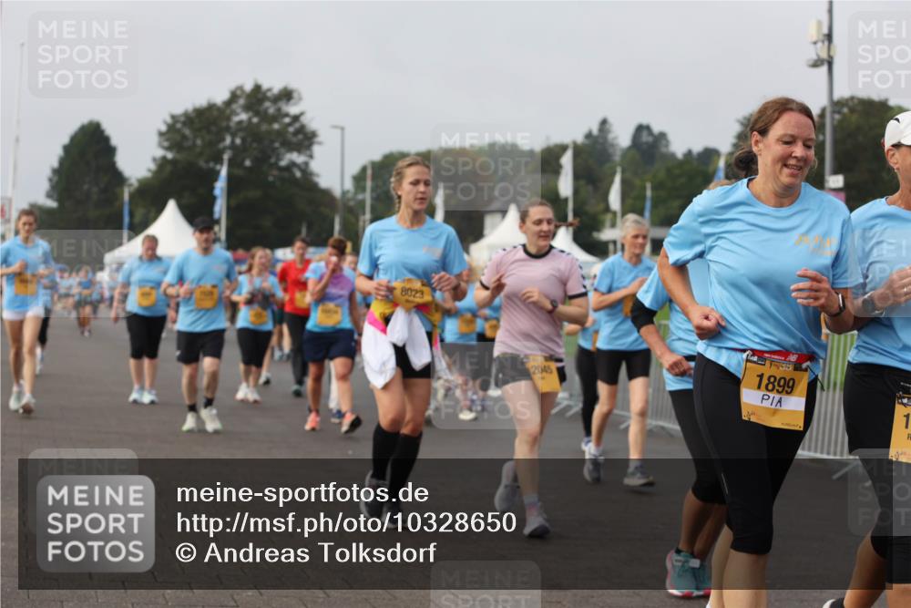 13.09.2026 - Kiel Lauf Andreas Tolksdorf http://msf.ph/oto/10328650 13.09.2026 09:29:51 Kiellinie 8023, 2045, 1899, 1 meine-sportfotos.de