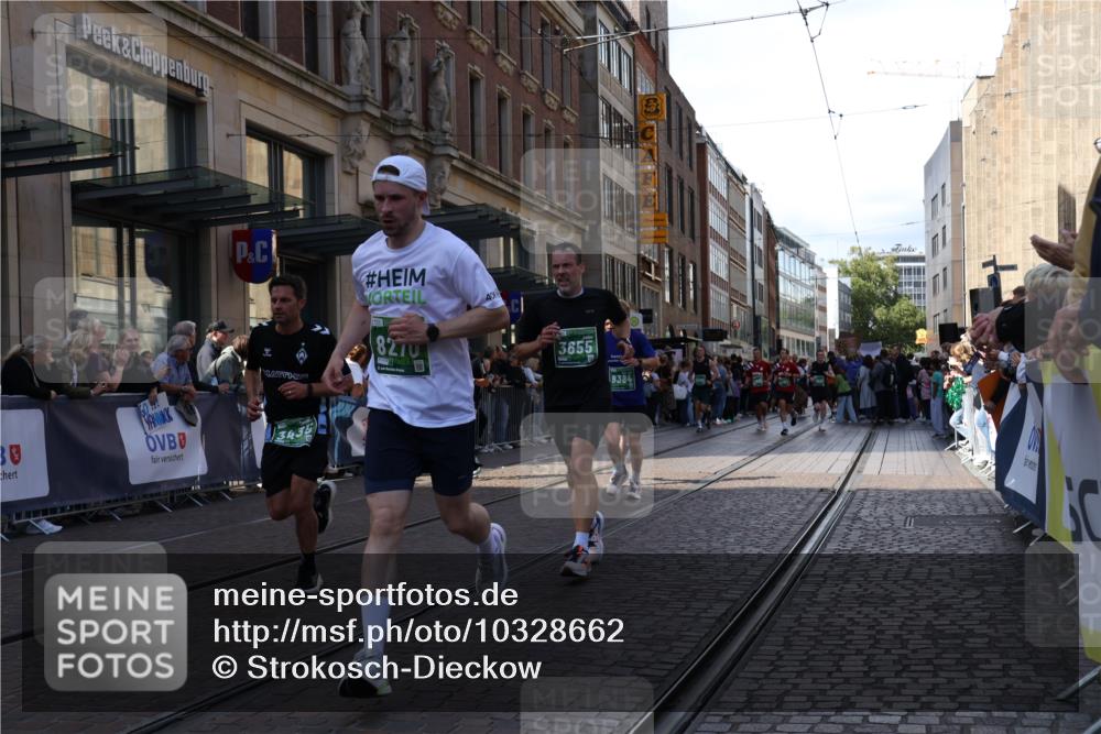 13.09.2026 - 21. swb-Marathon Bremen Strokosch-Dieckow http://msf.ph/oto/10328662 13.09.2026 13:21:17 Ziel 572, 1130, 1254, 2088, 2397, 2570, 2904, 3120, 3202, 3290, 3435, 3655, 3695, 3930, 4165, 4234, 4484, 5542, 6862, 6865, 7176, 8184, 8270, 8384, 8730, 8923, 9048, 9059, 9421, 9514, 9722, 13145, 226, 854, 1191, 2979, 3450, 3534, 3933, 4126, 4234, 4362, 4445, 4465, 4484, 4519, 4734, 6357, 6970, 7902, 8237, 8323, 8408, 8622, 8791, 8971, 9267, 9268, 9900, 13120 meine-sportfotos.de