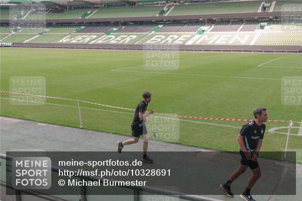 13.09.2026 - 21. swb-Marathon Bremen Michael Burmester http://msf.ph/oto/10328691 13.09.2026 12:59:00 Laufen im Stadion 141, 148, 191, 226, 232, 334, 511, 672, 745, 789, 790, 909, 972, 1080, 1119, 1166, 1191, 1199, 1281, 1516, 1535, 1642, 1647, 1752, 1881, 1931, 1933, 2046, 2210, 2289, 2343, 2367, 2371, 2397, 2423, 2425, 2481, 2570, 2577, 2771, 2806, 2807, 2827, 2885, 2899, 2903, 2953, 2961, 2979, 3015, 3021, 3098, 3120, 3124, 3138, 3148, 3182, 3186, 3190, 3233, 3319, 3338, 3435, 3516, 3531, 3534, 3560, 3652, 3655, 3695, 3933, 3934, 4120, 205 meine-sportfotos.de