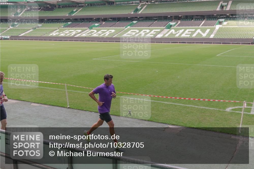 13.09.2026 - 21. swb-Marathon Bremen Michael Burmester http://msf.ph/oto/10328705 13.09.2026 12:59:02 Laufen im Stadion 141, 148, 191, 226, 232, 334, 511, 672, 745, 789, 790, 909, 972, 1080, 1119, 1166, 1191, 1199, 1281, 1516, 1535, 1642, 1647, 1752, 1881, 1931, 1933, 2046, 2210, 2289, 2343, 2367, 2371, 2397, 2423, 2425, 2481, 2570, 2577, 2771, 2806, 2807, 2827, 2885, 2899, 2903, 2953, 2961, 2979, 3015, 3021, 3098, 3120, 3124, 3138, 3148, 3182, 3186, 3190, 3233, 3319, 3338, 3435, 3516, 3531, 3534, 3560, 3652, 3655, 3695, 3930, 3933, 3934, 4120, 205 meine-sportfotos.de