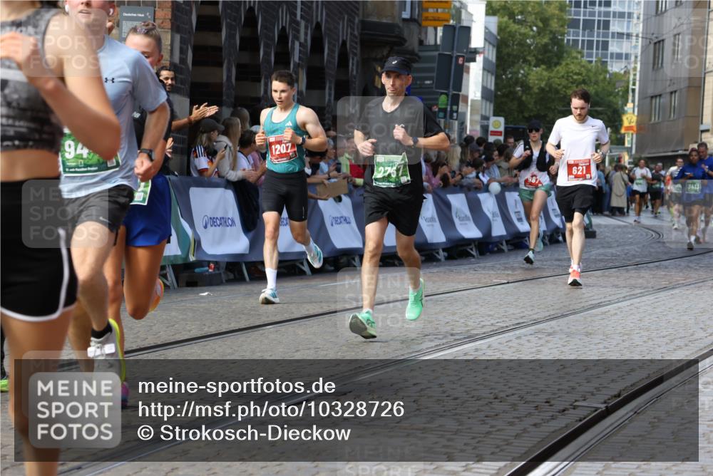 13.09.2026 - 21. swb-Marathon Bremen Strokosch-Dieckow http://msf.ph/oto/10328726 13.09.2026 13:13:34 Ziel 280, 313, 621, 987, 1207, 2130, 2498, 2962, 3566, 3625, 4582, 5345, 5769, 6038, 6394, 7874, 8197, 8291, 8464, 9092, 1704, 1937, 2767, 3413, 6451, 7707, 9884, 13099 meine-sportfotos.de