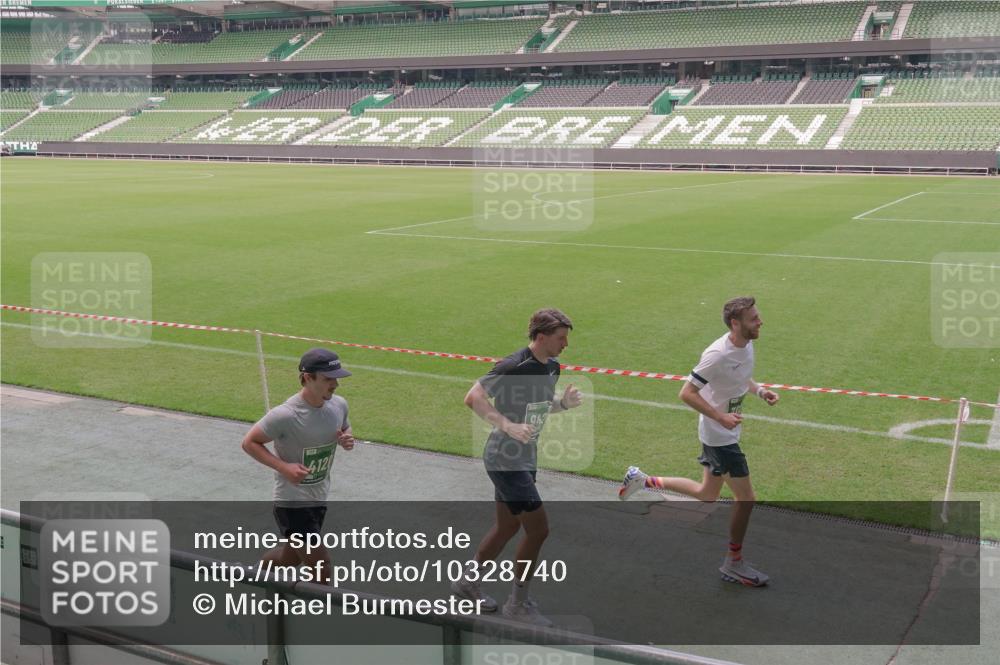 13.09.2026 - 21. swb-Marathon Bremen Michael Burmester http://msf.ph/oto/10328740 13.09.2026 12:59:05 Laufen im Stadion 141, 148, 191, 226, 232, 511, 672, 745, 789, 790, 909, 972, 1080, 1119, 1166, 1191, 1199, 1281, 1516, 1535, 1642, 1647, 1752, 1881, 1931, 1933, 2046, 2088, 2210, 2289, 2343, 2367, 2371, 2397, 2423, 2425, 2481, 2517, 2570, 2577, 2771, 2806, 2807, 2827, 2885, 2899, 2903, 2953, 2961, 2979, 3015, 3021, 3098, 3120, 3124, 3138, 3148, 3182, 3186, 3190, 3233, 3319, 3338, 3435, 3516, 3531, 3534, 3560, 3652, 3655, 3695, 3861, 3930, 3933, 3934, 4120, 205 meine-sportfotos.de