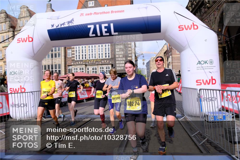 13.09.2026 - 21. swb-Marathon Bremen Tim E. http://msf.ph/oto/10328756 13.09.2026 11:02:39 Ziel 10153, 10154, 10173, 10273, 10274, 10278, 10331, 10338, 10439, 10636, 10738, 10885, 10915, 10943, 11137, 11249, 11505, 11526, 11576, 11853, 11886, 11890, 12042, 12094, 12134, 12135, 12169 meine-sportfotos.de