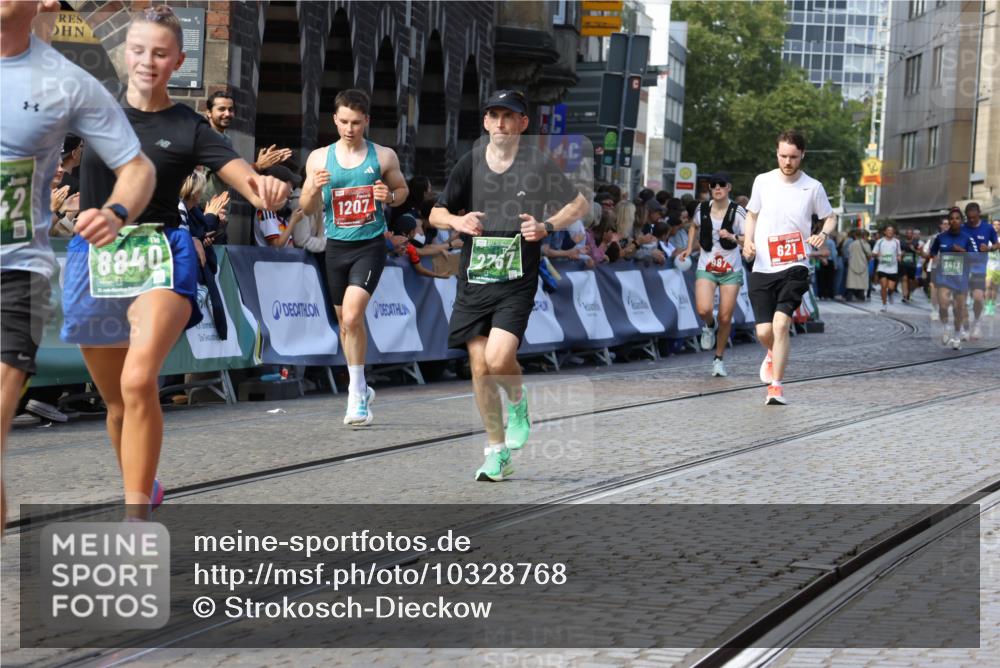 13.09.2026 - 21. swb-Marathon Bremen Strokosch-Dieckow http://msf.ph/oto/10328768 13.09.2026 13:13:34 Ziel 280, 313, 621, 987, 1207, 2130, 2498, 2962, 3566, 3625, 4582, 5345, 5769, 6038, 6394, 7874, 8197, 8291, 8464, 9092, 1704, 1937, 2767, 3413, 6451, 7707, 9884, 13099 meine-sportfotos.de