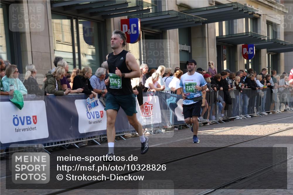 13.09.2026 - 21. swb-Marathon Bremen Strokosch-Dieckow http://msf.ph/oto/10328826 13.09.2026 13:21:22 Ziel 572, 1130, 1254, 2088, 2397, 2570, 2904, 3120, 3290, 3435, 3655, 3695, 3930, 3934, 4165, 4735, 5542, 6865, 6976, 7098, 7176, 8184, 8270, 8384, 8730, 8923, 8947, 9048, 9059, 9421, 9722, 10120, 13145, 226, 1191, 2979, 3202, 3450, 3534, 4234, 4362, 4445, 4484, 4519, 4734, 6357, 6862, 6970, 8237, 8323, 8408, 8791, 9267, 9268, 9514, 9722, 9900, 13120 meine-sportfotos.de