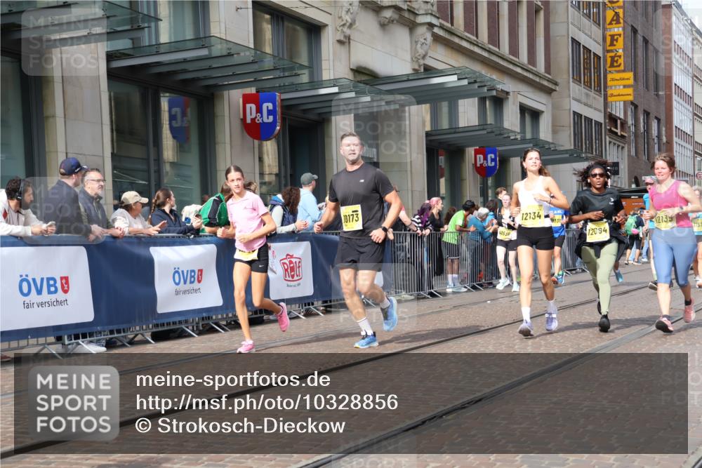 13.09.2026 - 21. swb-Marathon Bremen Strokosch-Dieckow http://msf.ph/oto/10328856 13.09.2026 11:02:03 Ziel 10153, 10154, 10173, 10273, 10274, 10278, 10331, 10338, 10439, 10473, 10636, 10738, 10885, 10915, 10943, 11137, 11249, 11505, 11508, 11526, 11554, 11576, 11811, 11853, 11886, 11890, 12042, 12094, 12134, 12135, 12169, 12252, 12437, 12489, 10257, 10409, 10444, 10473, 10500, 10617, 10803, 10817, 10924, 11115, 11268, 11369, 11412, 11413, 11436, 11479, 11486, 11668, 11747, 11859, 12016, 12095, 12145, 12360, 12379, 12412, 12466, 12506 meine-sportfotos.de