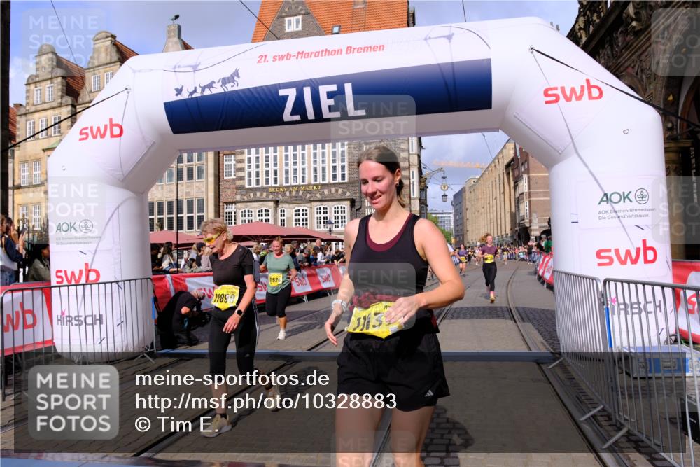 13.09.2026 - 21. swb-Marathon Bremen Tim E. http://msf.ph/oto/10328883 13.09.2026 11:02:47 Ziel 10153, 10154, 10273, 10274, 10278, 10338, 10738, 10885, 10915, 11137, 11261, 11505, 11508, 11526, 11554, 11662, 11853, 11886, 11890, 11945, 12169, 12252, 12429, 12489 meine-sportfotos.de