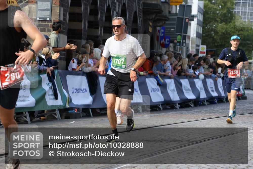 13.09.2026 - 21. swb-Marathon Bremen Strokosch-Dieckow http://msf.ph/oto/10328888 13.09.2026 13:13:42 Ziel 280, 621, 779, 2130, 2360, 2882, 2962, 3566, 4582, 5345, 5769, 6038, 6394, 6407, 8197, 8464, 8477, 8568, 8963, 524, 670, 683, 1704, 1707, 1937, 2422, 3236, 5443, 6451, 7210, 7283, 7707, 9635, 9884 meine-sportfotos.de