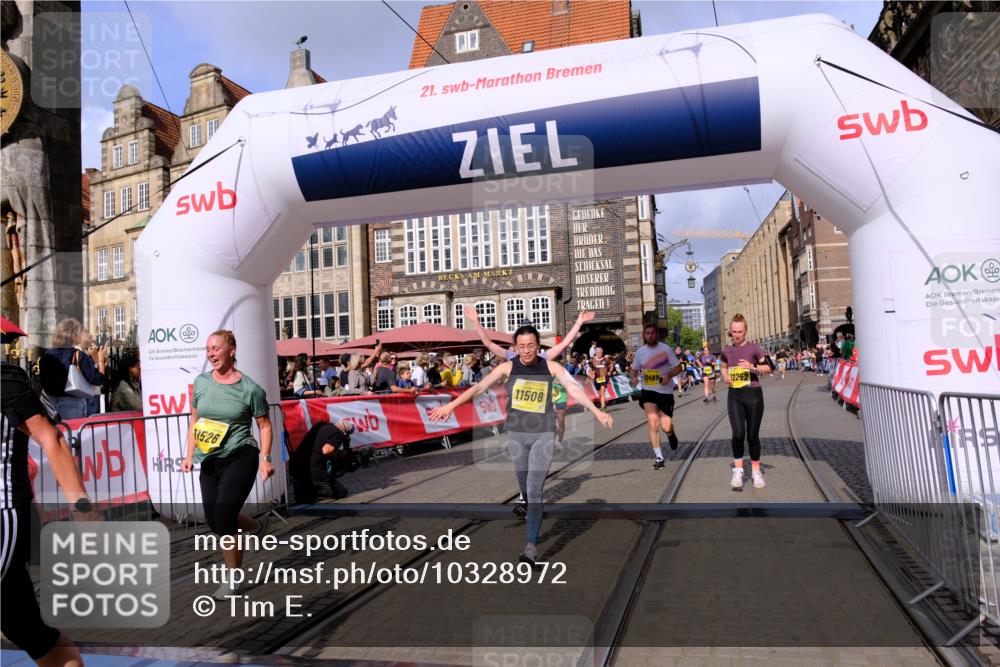 13.09.2026 - 21. swb-Marathon Bremen Tim E. http://msf.ph/oto/10328972 13.09.2026 11:02:48 Ziel 10153, 10154, 10273, 10274, 10278, 10338, 10738, 10885, 11137, 11261, 11505, 11508, 11526, 11554, 11662, 11853, 11890, 11945, 12154, 12169, 12252, 12429, 12489 meine-sportfotos.de