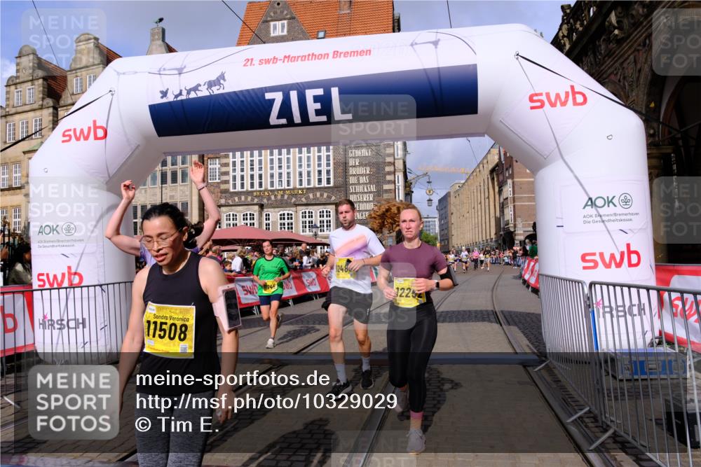 13.09.2026 - 21. swb-Marathon Bremen Tim E. http://msf.ph/oto/10329029 13.09.2026 11:02:50 Ziel 10154, 10273, 10274, 10278, 10338, 10738, 10885, 11137, 11261, 11505, 11508, 11526, 11554, 11662, 11890, 11945, 12154, 12169, 12252, 12429, 12451, 12489 meine-sportfotos.de