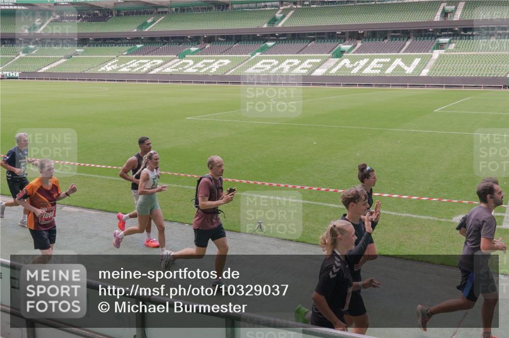 13.09.2026 - 21. swb-Marathon Bremen Michael Burmester http://msf.ph/oto/10329037 13.09.2026 12:59:30 Laufen im Stadion 135, 141, 148, 191, 226, 232, 260, 342, 511, 651, 672, 745, 972, 1080, 1119, 1166, 1209, 1281, 1368, 1493, 1494, 1516, 1642, 1647, 1861, 1931, 1933, 1935, 1963, 2088, 2210, 2289, 2293, 2306, 2343, 2367, 2425, 2481, 2517, 2570, 2577, 2686, 2771, 2806, 2807, 2827, 2885, 2899, 2914, 2953, 2961, 2979, 3015, 3021, 3076, 3098, 3105, 3120, 3124, 3148, 3190, 3233, 3273, 3338, 3354, 3435, 3480, 3516, 3531, 3534, 3560, 3652, 3729, 3855, 3861, 3930, 3933, 3934, 205 meine-sportfotos.de
