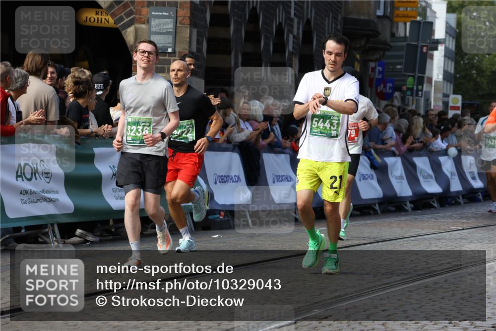 13.09.2026 - 21. swb-Marathon Bremen Strokosch-Dieckow http://msf.ph/oto/10329043 13.09.2026 13:13:50 Ziel 779, 2130, 2360, 2401, 2767, 2882, 6407, 7493, 8477, 8568, 8840, 8963, 9442, 524, 670, 1433, 1613, 2422, 2701, 2824, 3236, 5443, 5593, 5610, 7210, 7283, 7435, 8118, 8886, 9426, 9635, 10105 meine-sportfotos.de