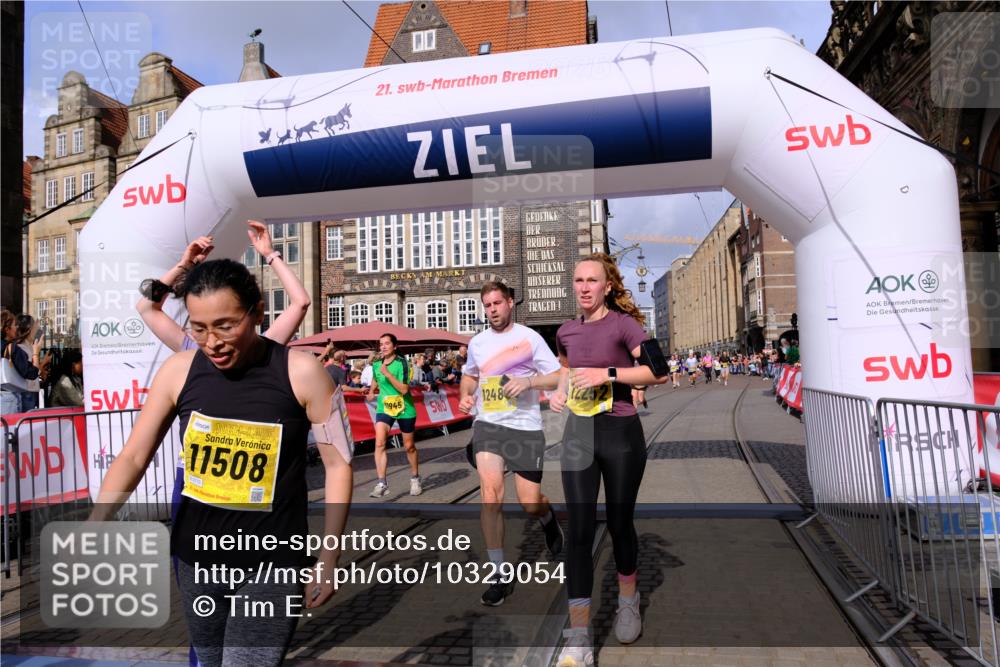 13.09.2026 - 21. swb-Marathon Bremen Tim E. http://msf.ph/oto/10329054 13.09.2026 11:02:50 Ziel 10154, 10273, 10274, 10278, 10338, 10738, 10885, 11137, 11261, 11505, 11508, 11526, 11554, 11662, 11890, 11945, 12154, 12169, 12252, 12429, 12451, 12489 meine-sportfotos.de