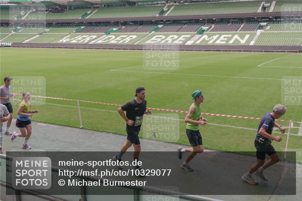 13.09.2026 - 21. swb-Marathon Bremen Michael Burmester http://msf.ph/oto/10329077 13.09.2026 12:59:33 Laufen im Stadion 135, 141, 148, 191, 226, 232, 260, 342, 511, 651, 672, 745, 972, 1080, 1119, 1166, 1209, 1281, 1368, 1493, 1494, 1516, 1642, 1647, 1861, 1931, 1933, 1935, 1963, 2088, 2210, 2289, 2293, 2306, 2322, 2343, 2367, 2425, 2481, 2517, 2570, 2577, 2686, 2771, 2806, 2807, 2827, 2885, 2899, 2914, 2953, 2961, 2979, 3015, 3021, 3076, 3098, 3105, 3120, 3124, 3148, 3190, 3233, 3273, 3338, 3354, 3435, 3480, 3516, 3531, 3560, 3652, 3729, 3855, 3861, 3930, 3933, 3934, 205 meine-sportfotos.de
