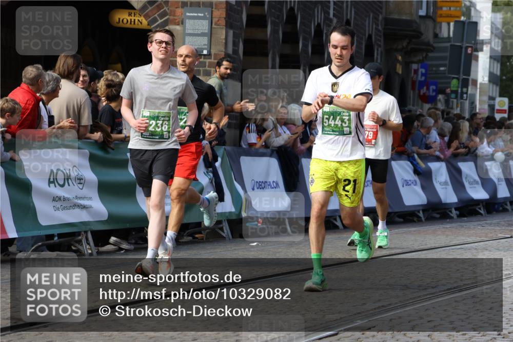 13.09.2026 - 21. swb-Marathon Bremen Strokosch-Dieckow http://msf.ph/oto/10329082 13.09.2026 13:13:50 Ziel 779, 2130, 2360, 2401, 2767, 2882, 6407, 7493, 8477, 8568, 8840, 8963, 9442, 524, 670, 1433, 1613, 2422, 2701, 2824, 3236, 5443, 5593, 5610, 7210, 7283, 7435, 8118, 8886, 9426, 9635, 10105 meine-sportfotos.de