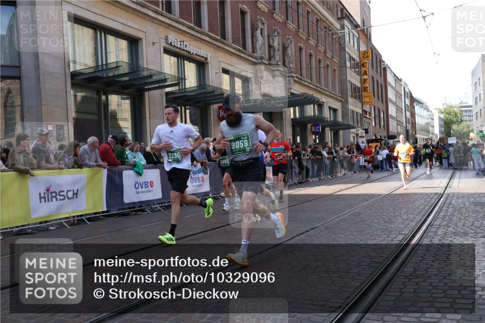 13.09.2026 - 21. swb-Marathon Bremen Strokosch-Dieckow http://msf.ph/oto/10329096 13.09.2026 13:21:29 Ziel 141, 572, 1130, 1209, 1254, 2051, 2088, 2397, 2570, 3290, 3338, 3435, 3695, 3774, 3930, 3934, 4581, 4735, 5193, 5542, 6865, 6976, 7098, 7176, 8384, 8438, 8947, 9059, 9421, 10120, 13145, 226, 2904, 2979, 3120, 3202, 3534, 3655, 4165, 4234, 4445, 4484, 4519, 6357, 6862, 8184, 8270, 8323, 8384, 8408, 8730, 8791, 8923, 9048, 9267, 9268, 9514, 9722, 9900 meine-sportfotos.de