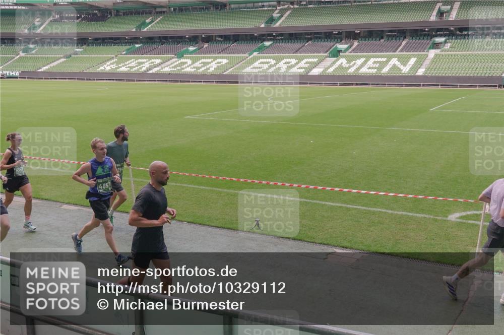 13.09.2026 - 21. swb-Marathon Bremen Michael Burmester http://msf.ph/oto/10329112 13.09.2026 12:59:35 Laufen im Stadion 135, 141, 148, 191, 226, 232, 260, 342, 511, 651, 745, 972, 1080, 1166, 1209, 1281, 1368, 1493, 1494, 1516, 1642, 1650, 1861, 1931, 1933, 1935, 1963, 2088, 2210, 2289, 2293, 2306, 2322, 2343, 2367, 2425, 2481, 2517, 2570, 2577, 2686, 2771, 2806, 2807, 2827, 2885, 2899, 2914, 2953, 2961, 2979, 3015, 3021, 3076, 3098, 3105, 3120, 3124, 3145, 3148, 3190, 3233, 3273, 3338, 3354, 3435, 3480, 3516, 3531, 3560, 3652, 3729, 3855, 3861, 3930, 3933, 3934, 205 meine-sportfotos.de