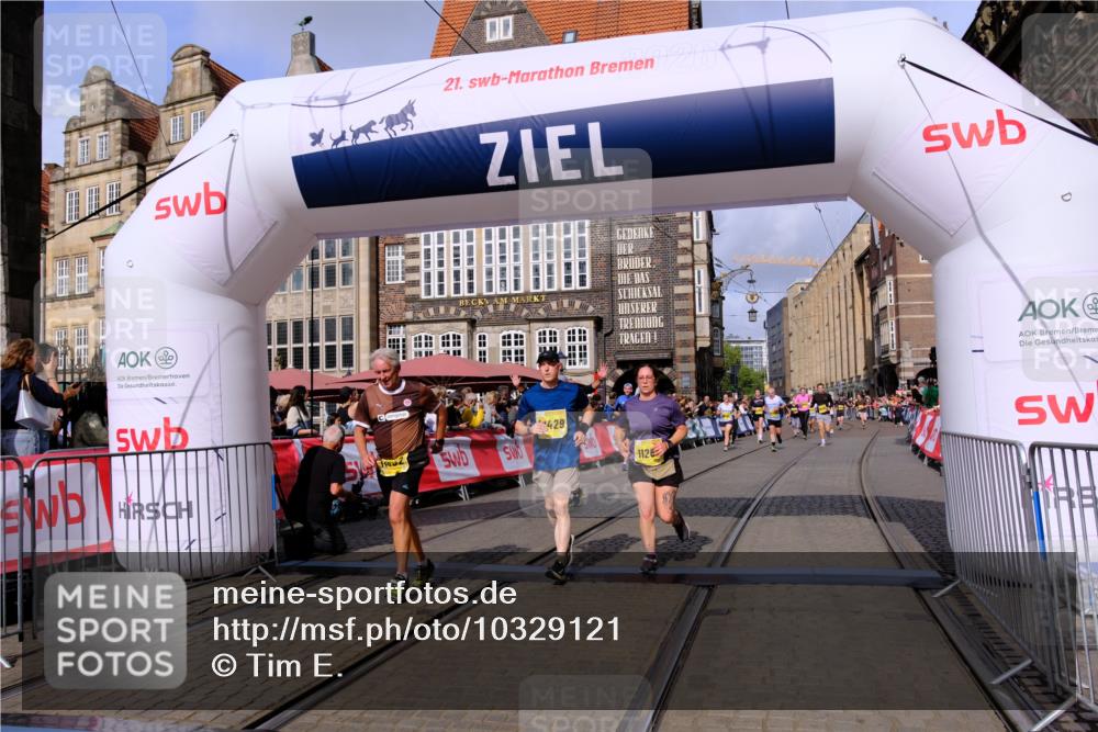 13.09.2026 - 21. swb-Marathon Bremen Tim E. http://msf.ph/oto/10329121 13.09.2026 11:02:54 Ziel 10190, 10945, 10985, 11096, 11137, 11261, 11508, 11526, 11554, 11662, 11701, 11776, 11890, 11945, 12154, 12169, 12252, 12429, 12451, 12489 meine-sportfotos.de